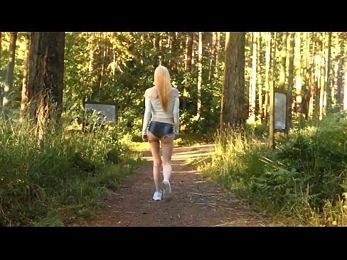 ❤️ Vakker kvinne beveger seg sakte, ikke nakenvideo ❤ Sex ved no.pornofilmtv.ru ❌❤