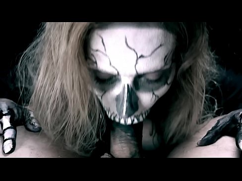 ❤️ Demon jente suger kuk med sin svarte munn og svelger cum. ❤ Sex ved no.pornofilmtv.ru ❌❤